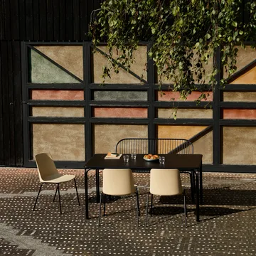 Thorvald SC111 benk - Warm black, 129 cm - &Tradition