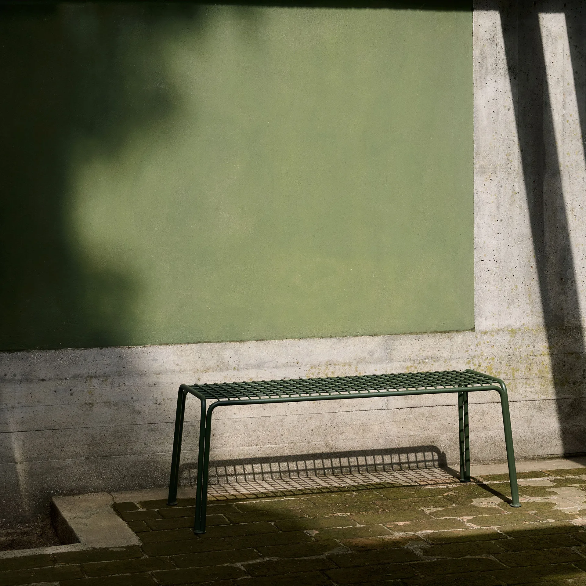 Thorvald SC112 benk, Bronze green, 125 cm &Tradition