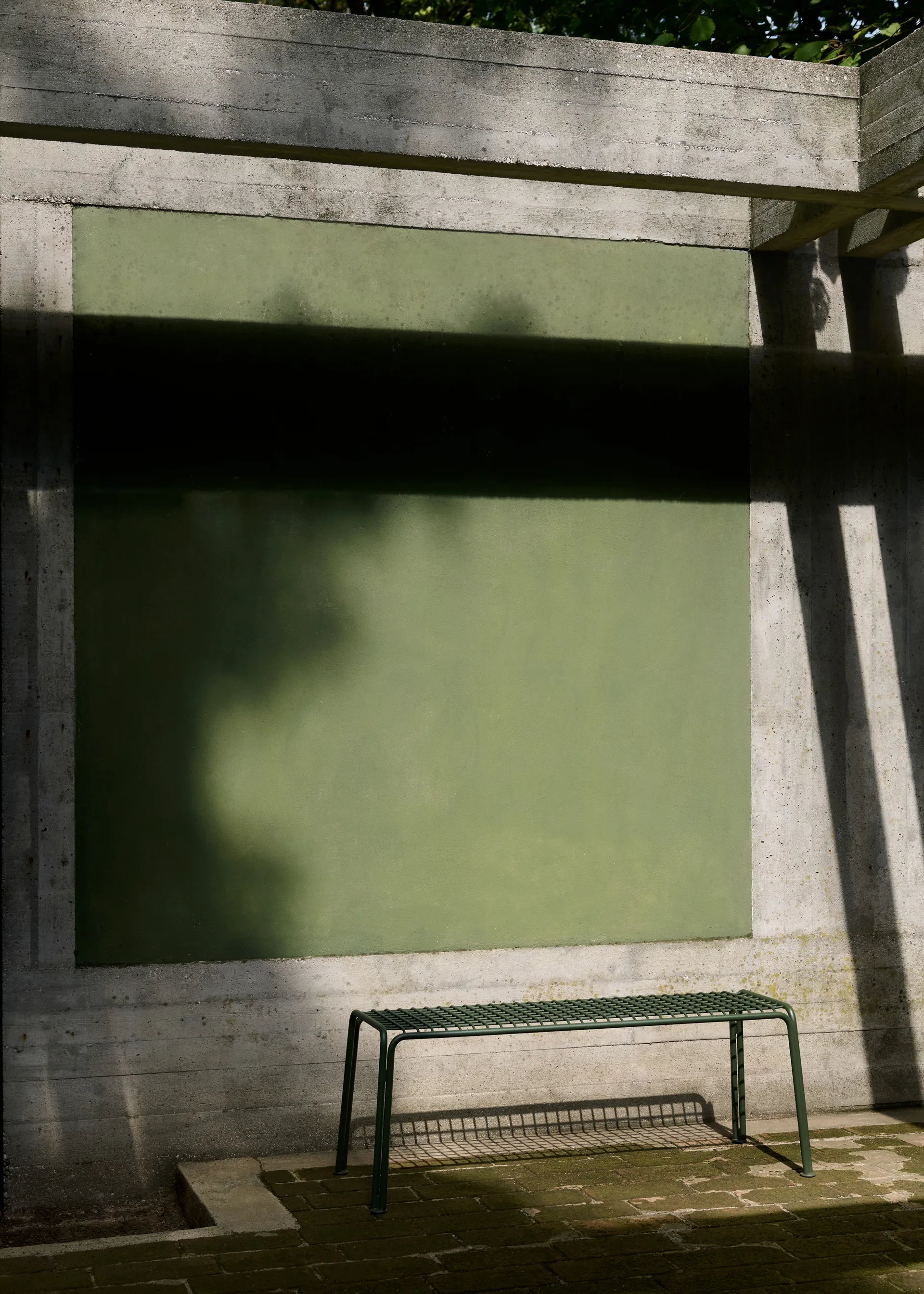 Thorvald SC112 benk, Bronze green, 125 cm &Tradition