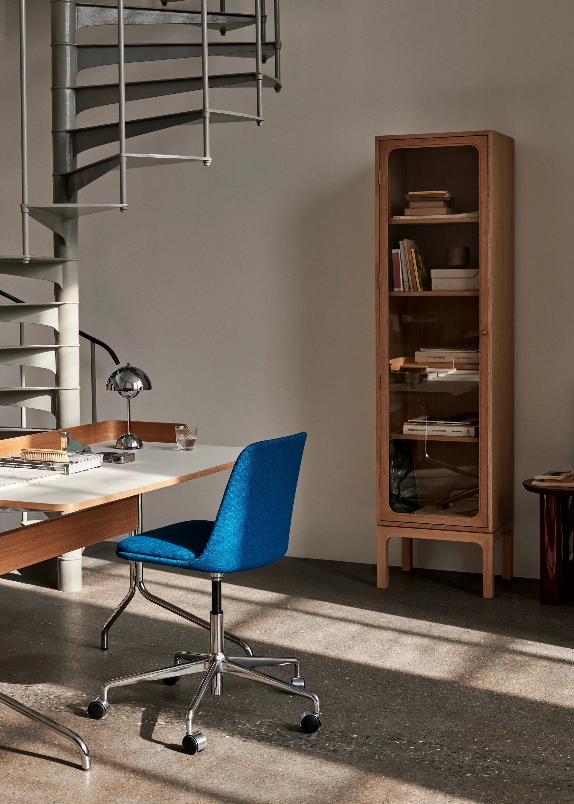 Trace SC87 vitrineskap 50 x 192 x 40 cm, Natural natural oak &Tradition