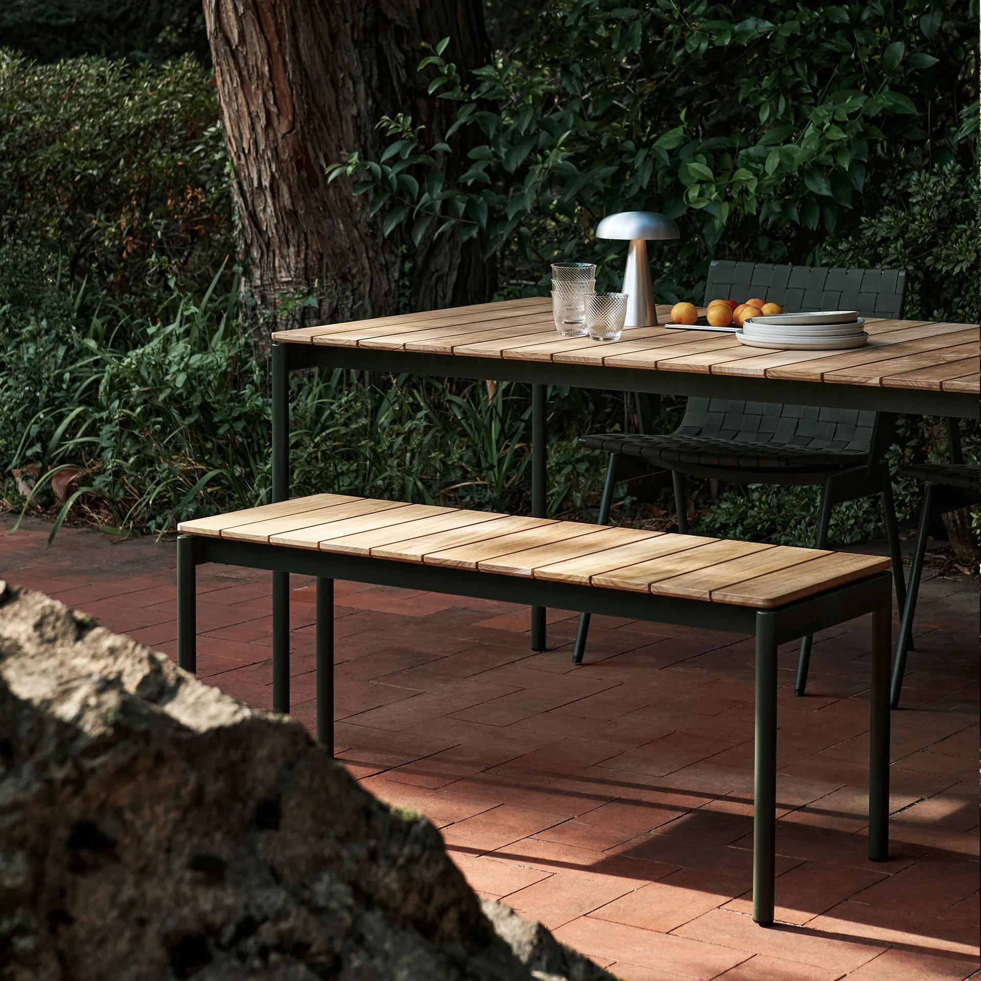 Ville AV27 benk small 110x40 cm, Bronze green &Tradition