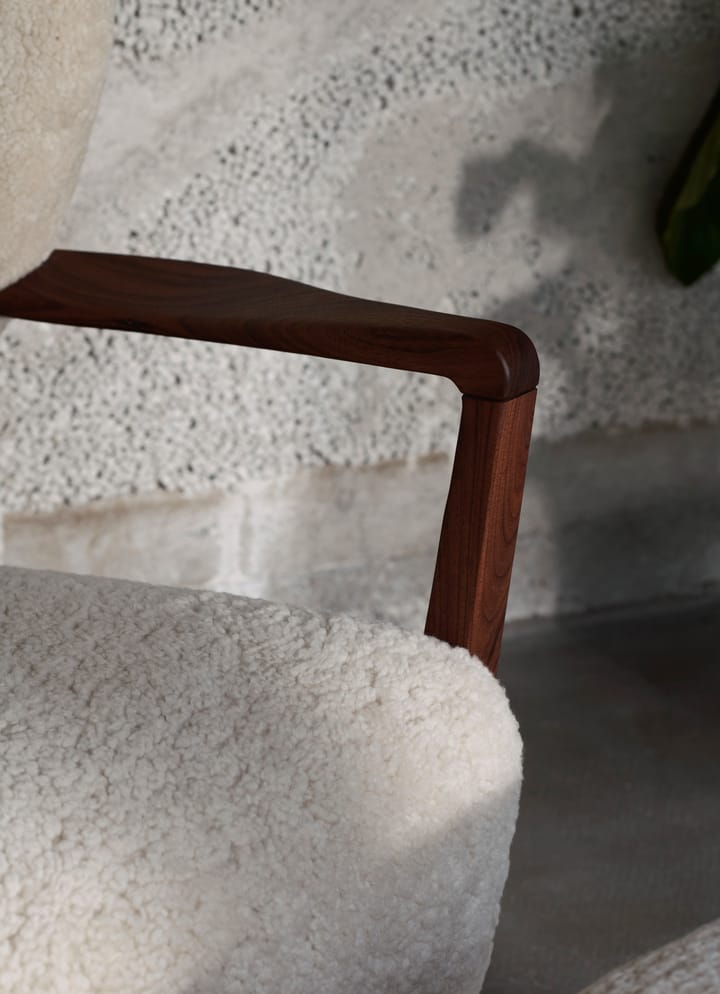 Wulff Lounge Chair ATD2 lenestol, Oljet valnøtt-Moonlight &Tradition