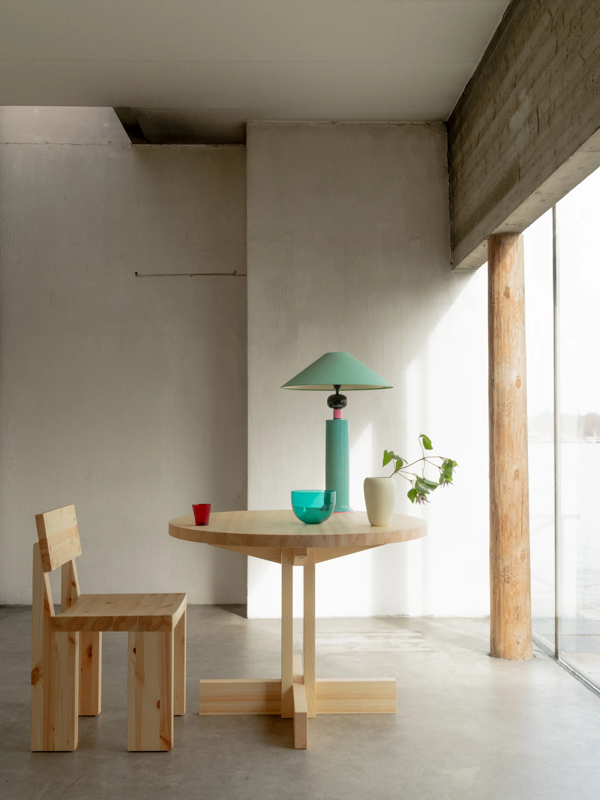 001 Dining Table spisebord, Matt oljevokset furu, Ø100x74 cm Vaarnii