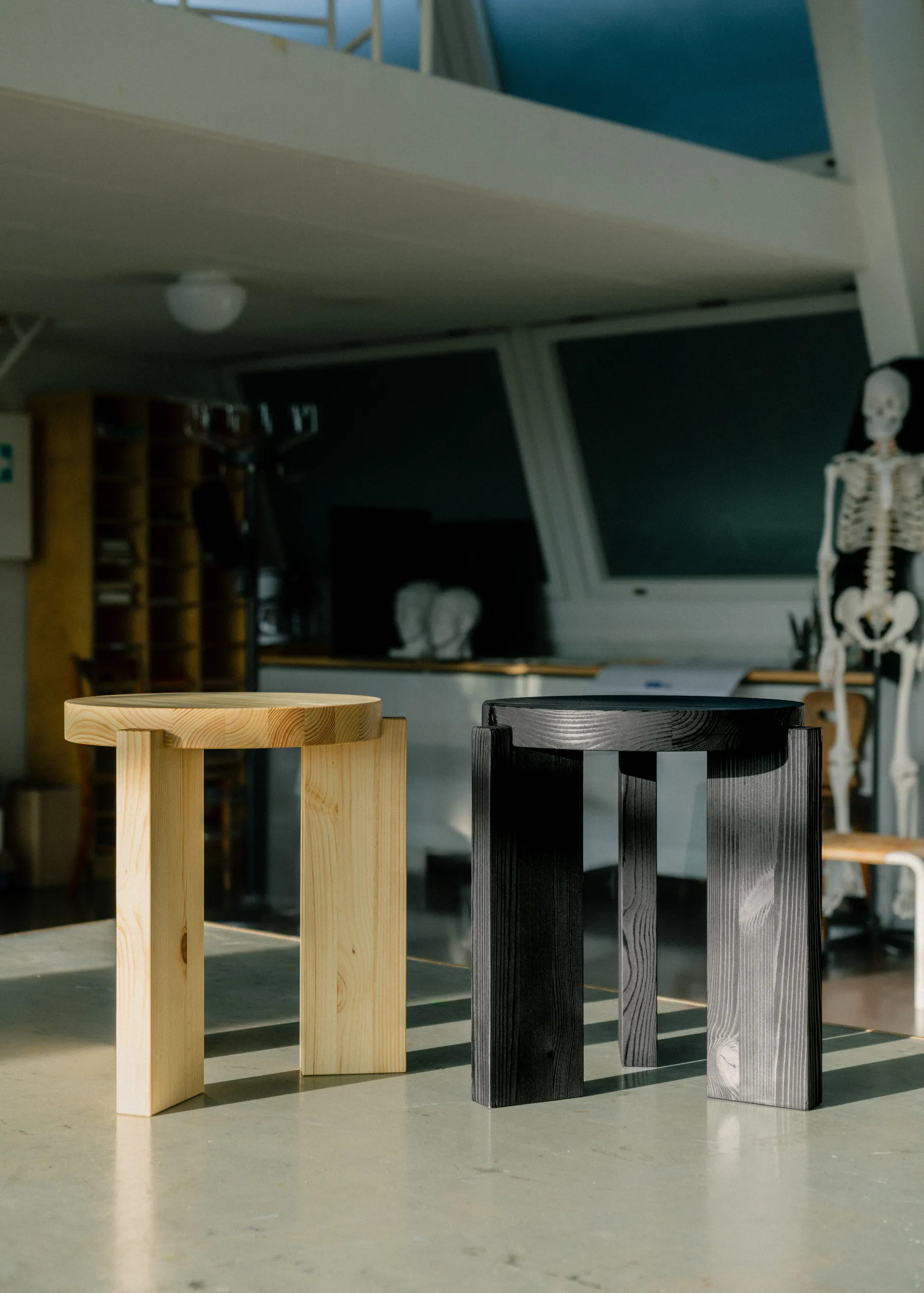 001 Stool krakk, Matt oljevokset furu, Ø40x44 cm Vaarnii