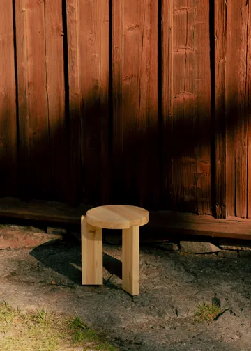 001 Stool rund krakk - Matt oljevokset furu, Ø40x44 cm - Vaarnii