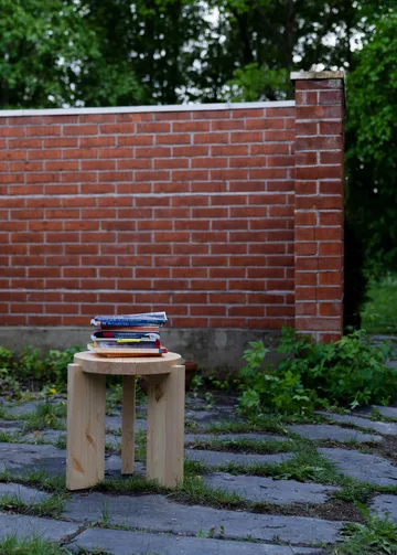 001 Stool rund krakk - Matt oljevokset furu, Ø40x44 cm - Vaarnii