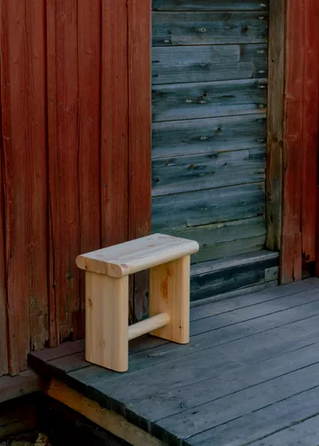 002 Ast Stool krakk - Matt oljevokset furu, 55x26x45 cm - Vaarnii