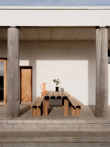 013 Osa Outdoor Bench benk - Varmebehandlet furu, 333x37x49 cm - Vaarnii