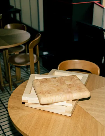 019 Syy Chopping Board skjærefjøl - Paraffinoljebehandlet furu, medium 26x35x5 cm - Vaarnii
