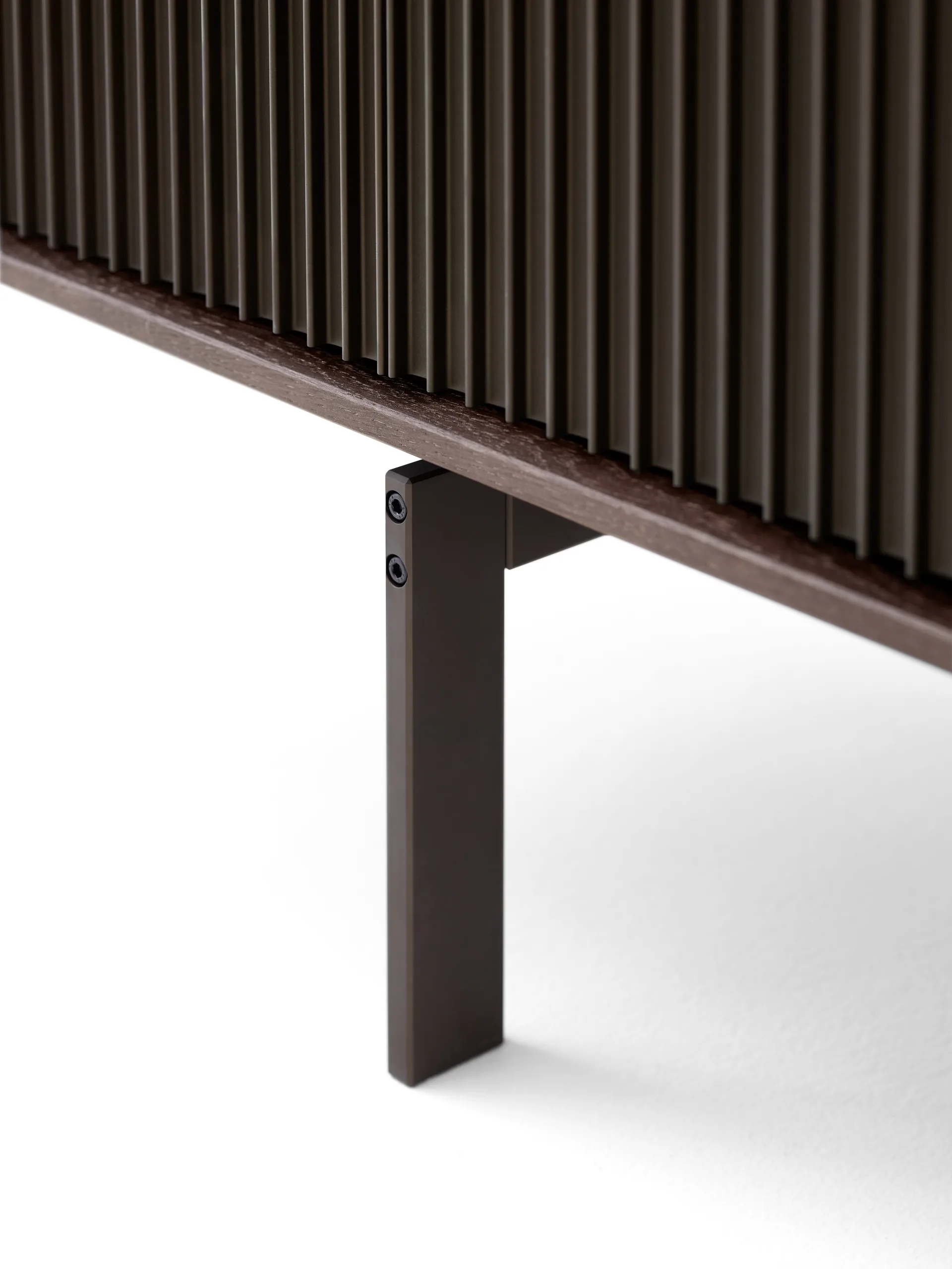 Vipp Cabinet Chimney sideboard 176,8x38x68 cm, Dark oak Vipp