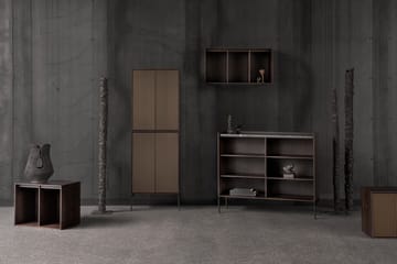 Vipp Cabinet H4 skap med ben - Dark oak, dører - Vipp