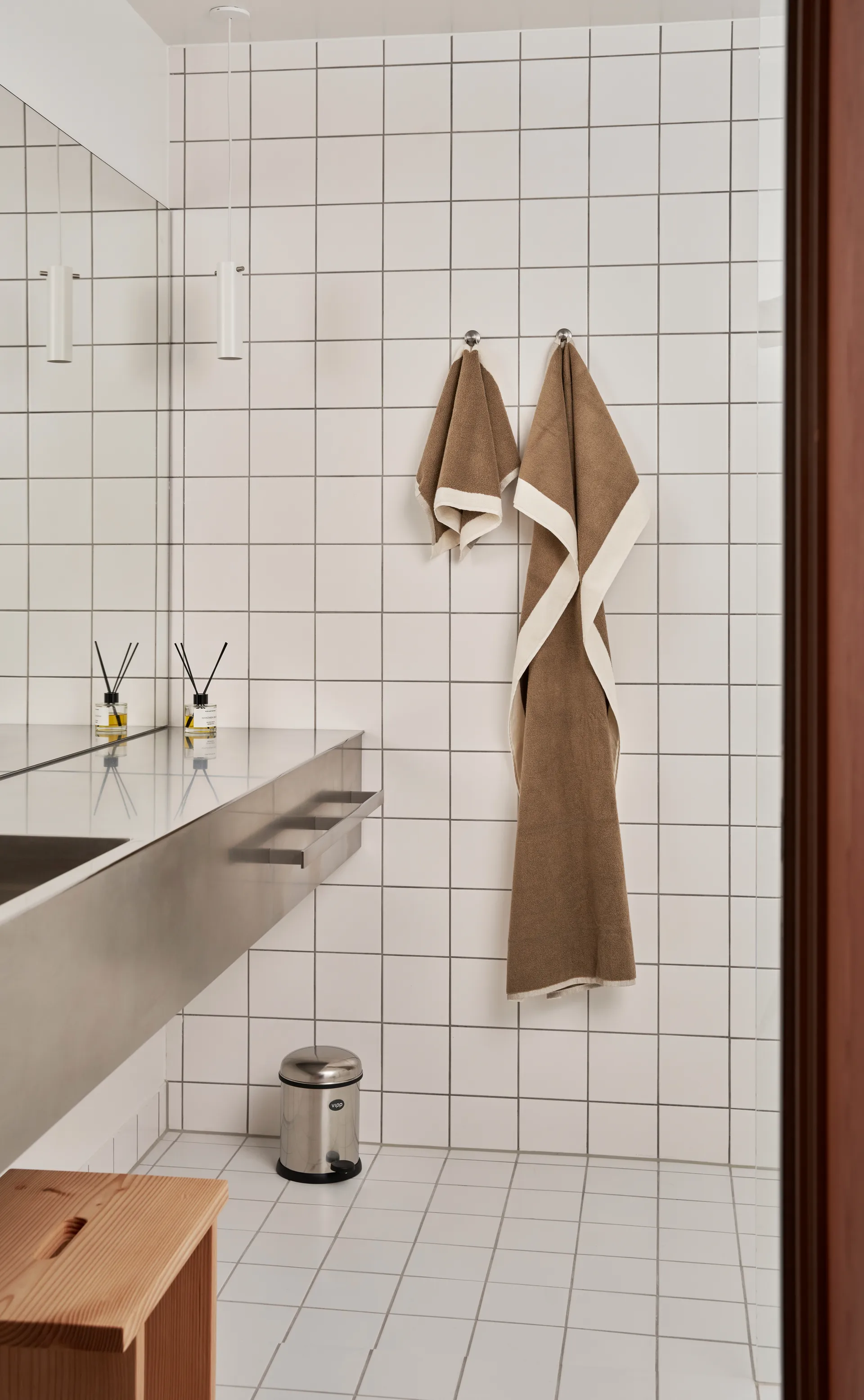 Vipp104 badehåndkle, Taupe, 76x135 cm Vipp