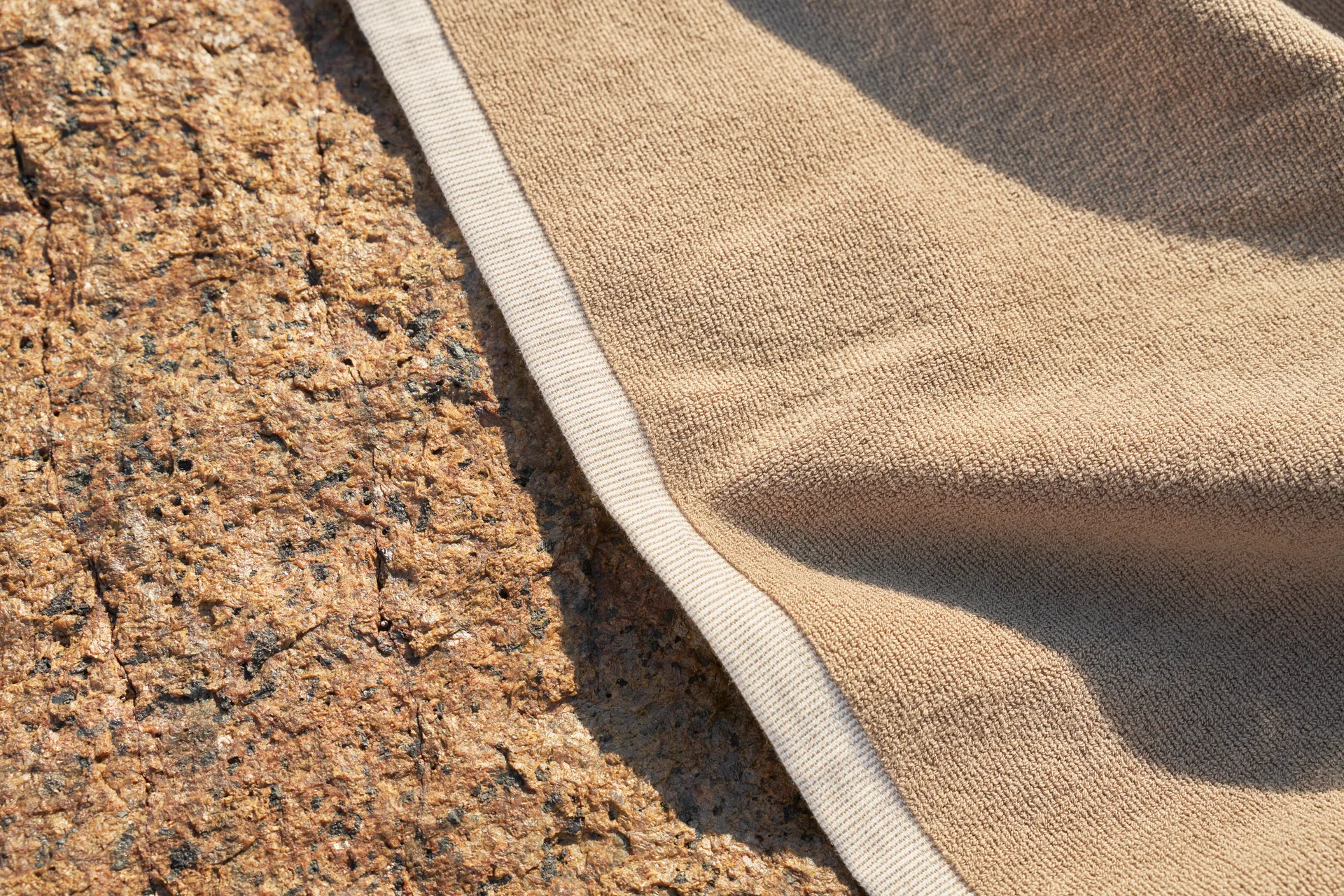 Vipp105 strandhåndkle, Khaki, 100x180 cm Vipp