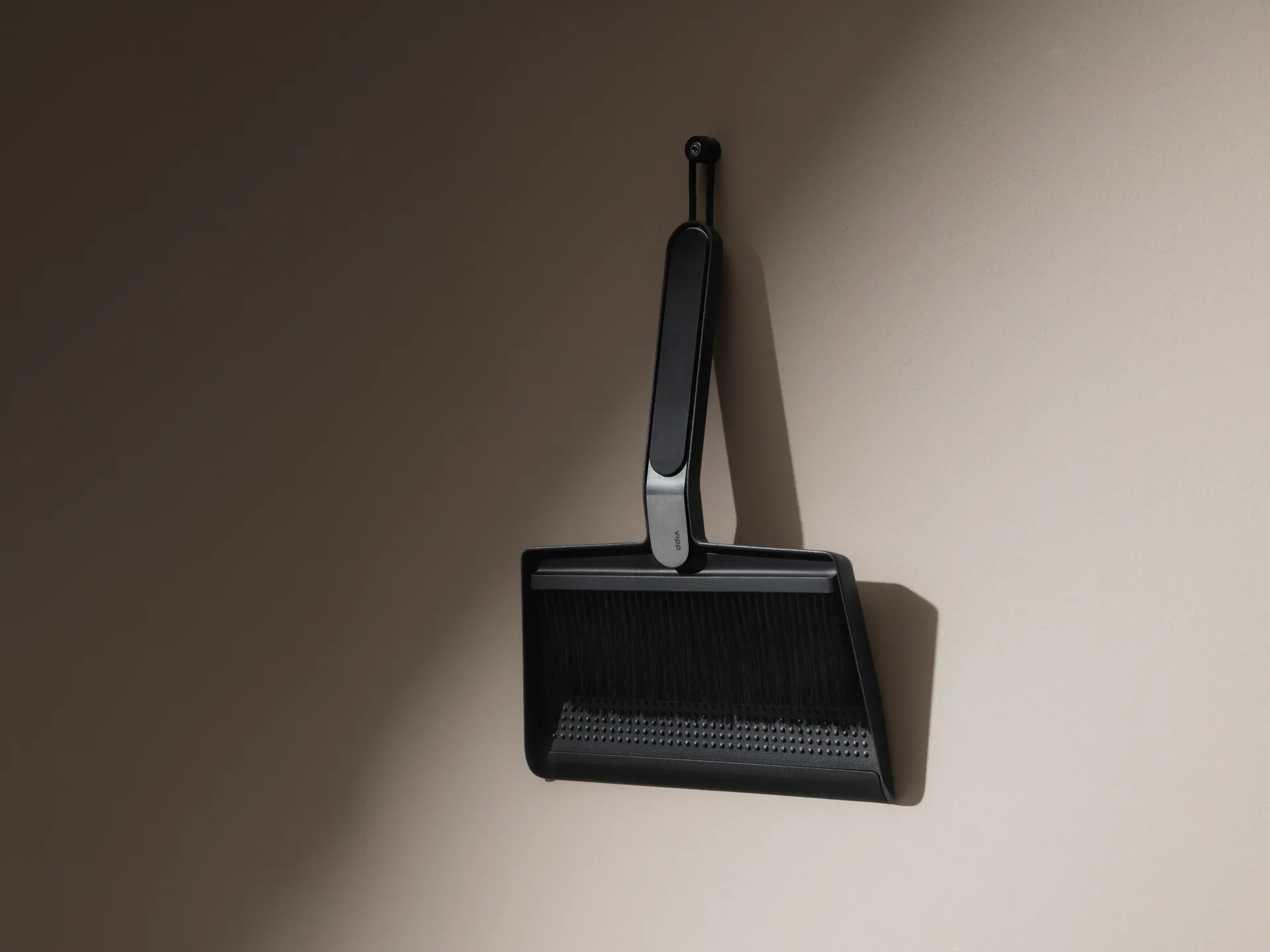 Vipp274 sopkost med skyffel 23,6x33,5 cm, Svart Vipp