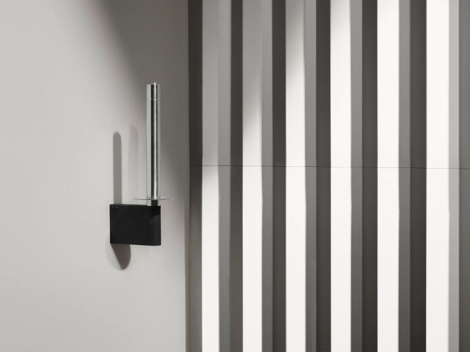 Vipp4 ekstra toalettpapirholder, Rustfritt stål Vipp