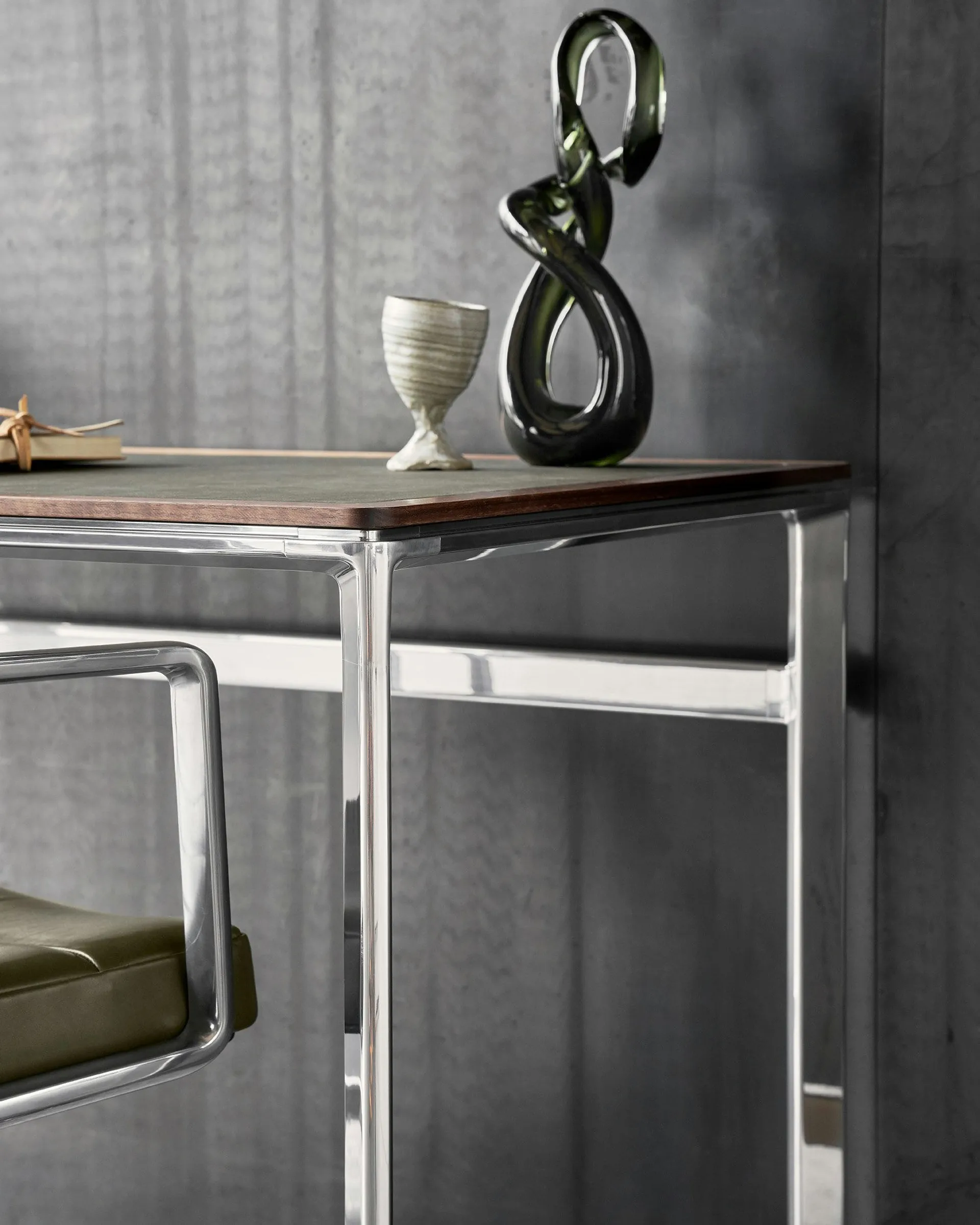 Vipp430 Studio Desk skrivebord 60x125 cm, Bosco leather-walnut Vipp