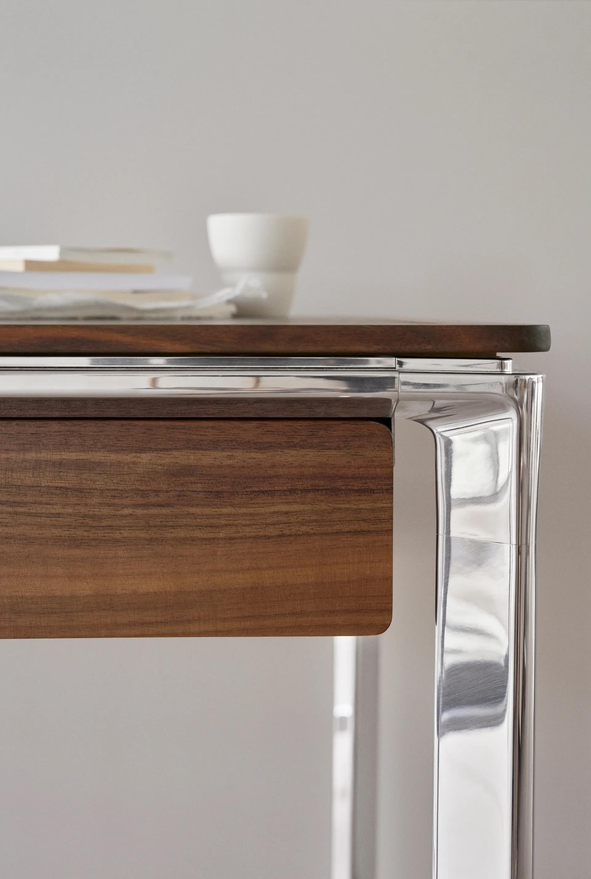 Vipp430 Studio Desk skrivebordsskuff 56x29x20 cm, Walnut Vipp