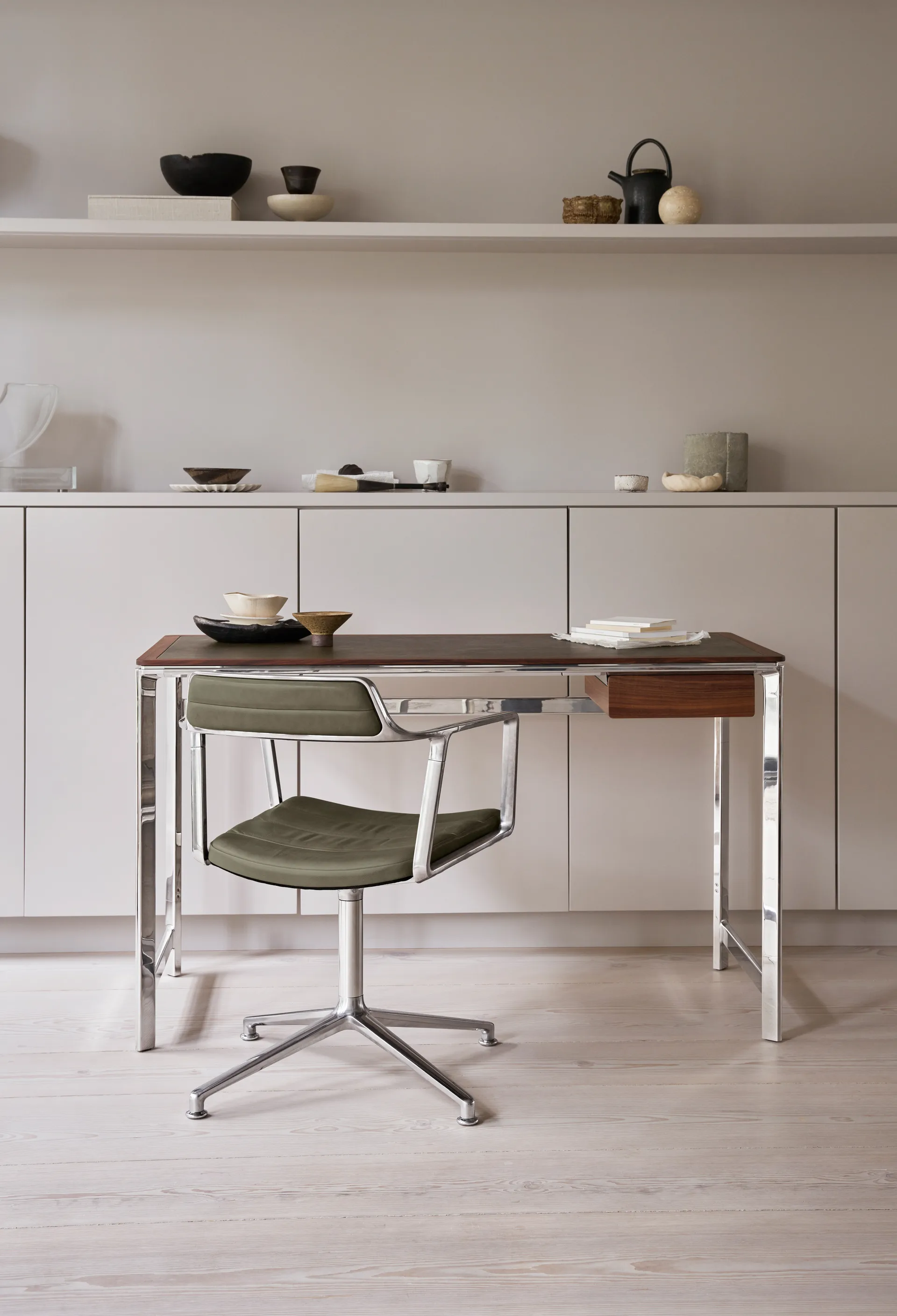 Vipp430 Studio Desk skrivebordsskuff 56x29x20 cm, Walnut Vipp