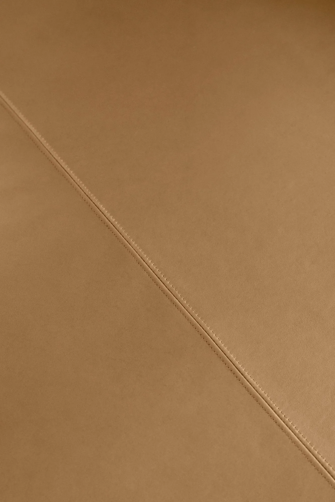 Vipp432 skrivebord, Camel leather-light oak Vipp