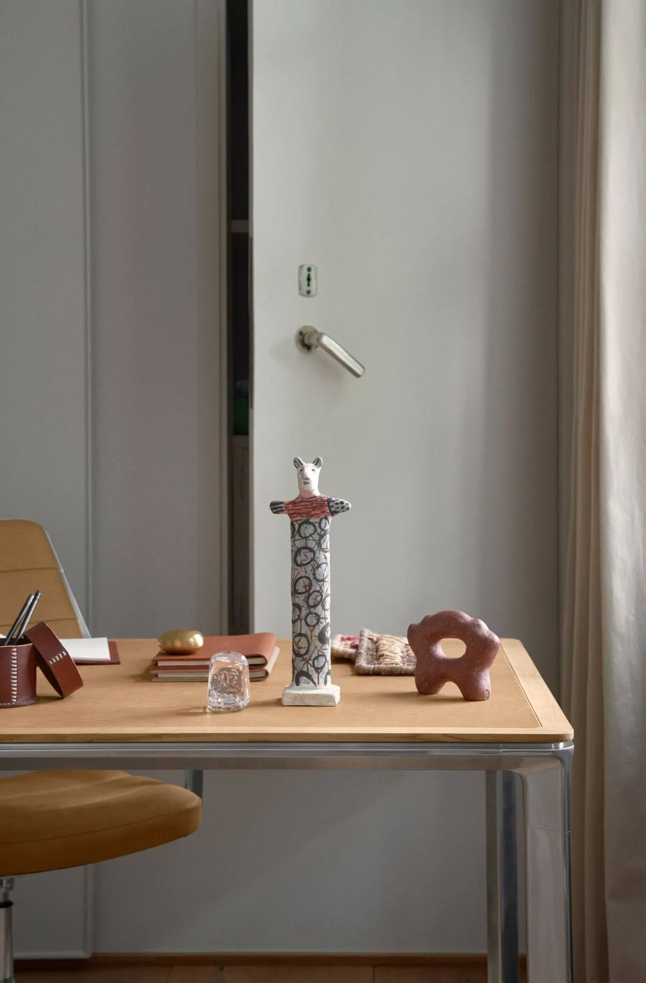 Vipp432 skrivebord, Camel leather-light oak Vipp