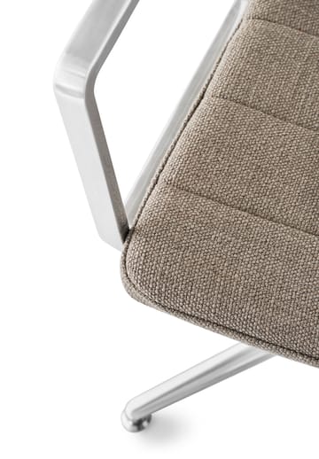 Vipp452 Swivel kontorstol med hjul - Pol. aluminium-dark sand - Vipp