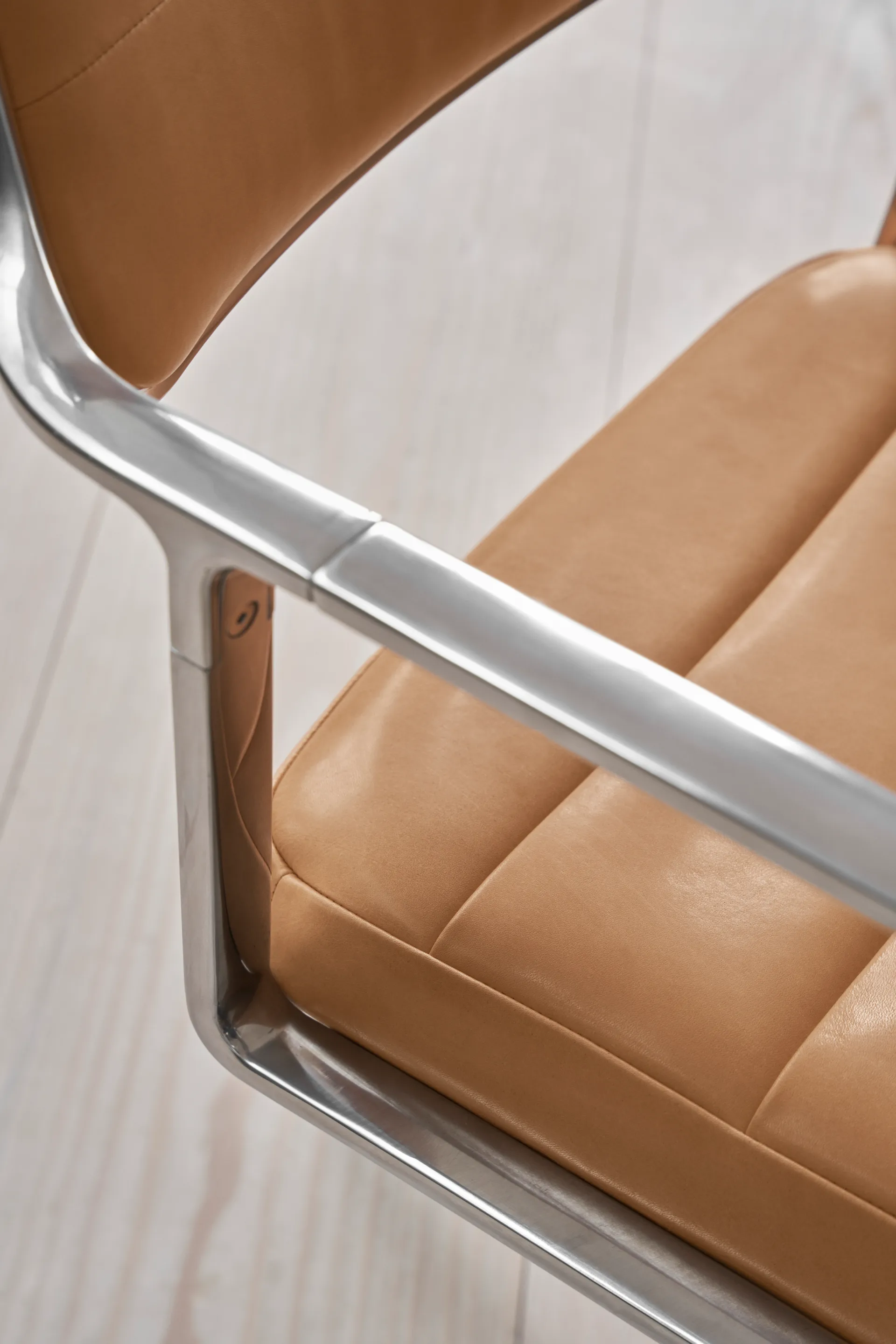 Vipp453 Swivel kontorstol, Leather camel-pol. aluminium Vipp