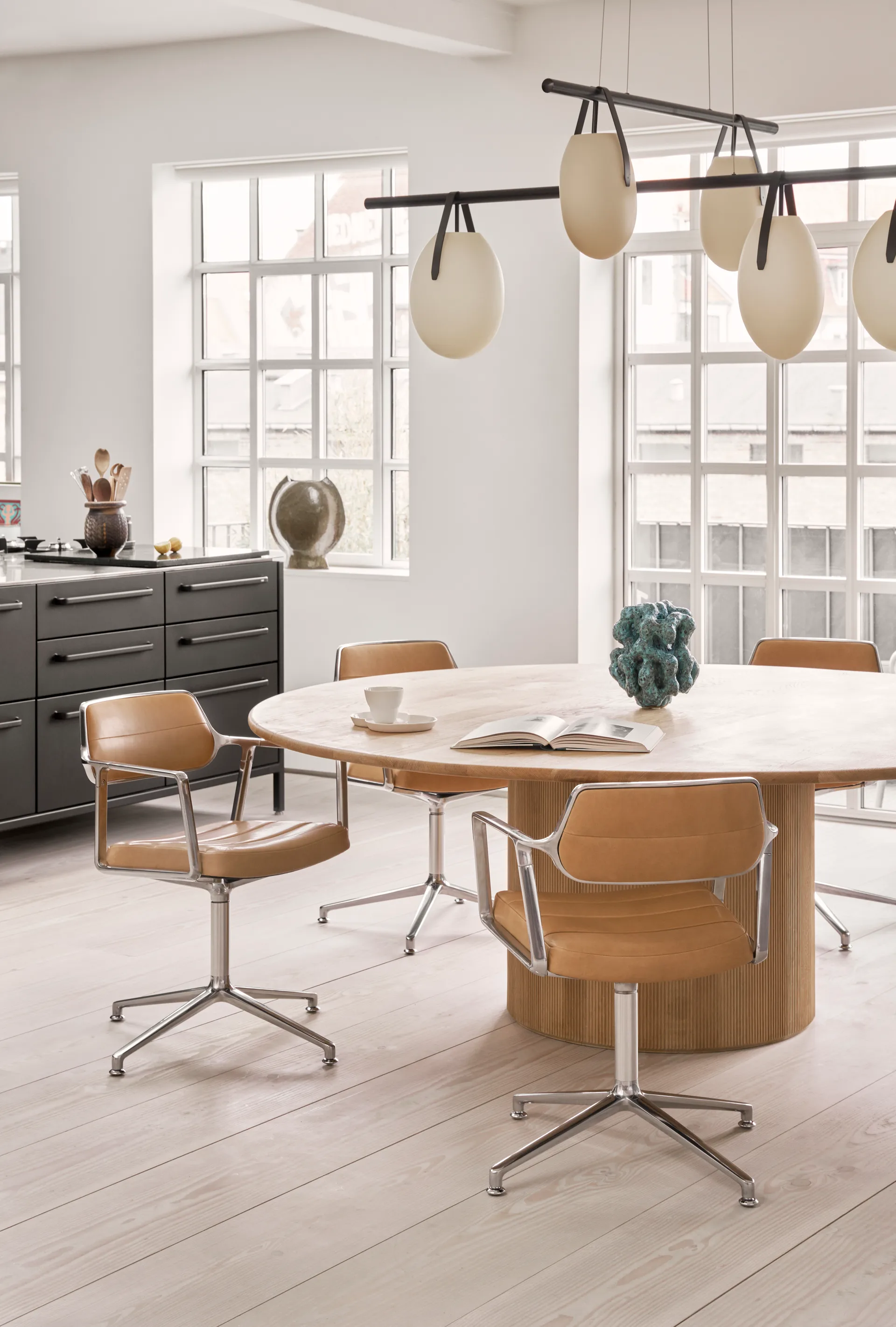 Vipp453 Swivel kontorstol, Leather camel-pol. aluminium Vipp