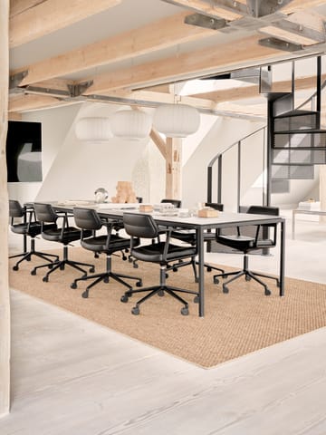 Vipp453+ Swivel kontorstol med hjul - Black aluminium-black leather - Vipp