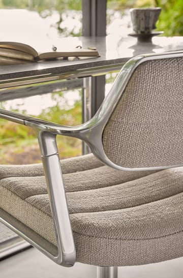 Vipp453+ Swivel kontorstol med hjul - Pol. aluminium-dark sand - Vipp