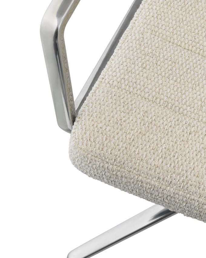 Vipp453 Swivel kontorstol med hjul, Wavy off white-lys grå-pol. aluminium Vipp