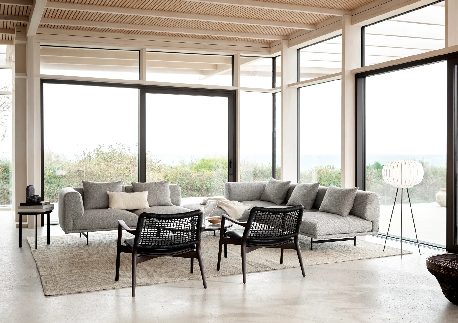 Vipp488 Cabin loungestol, Dark oak-black leather Vipp