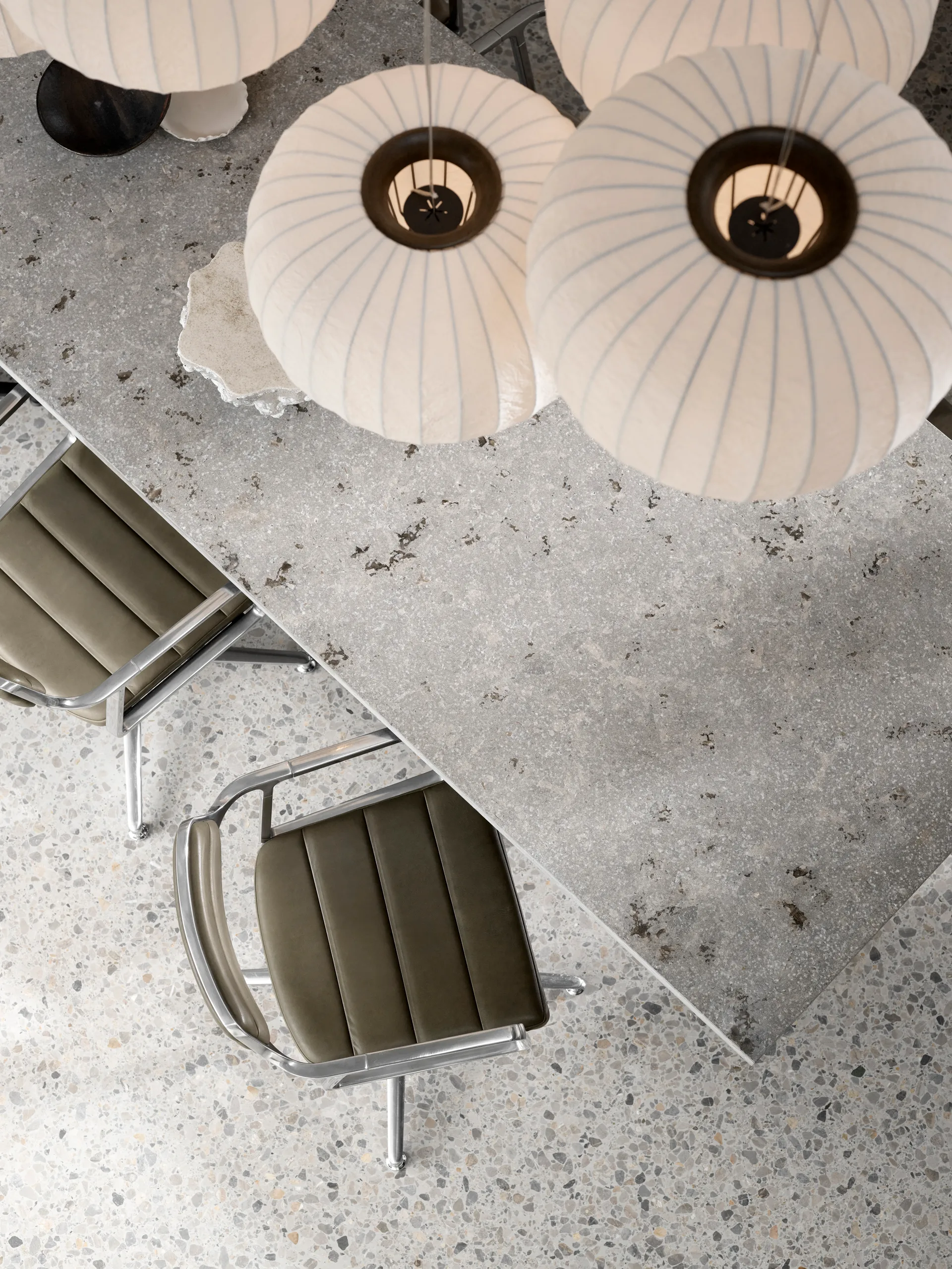 Vipp496 Cabin spisebord 250x100x72,5 cm, Stone top-dark oak Vipp