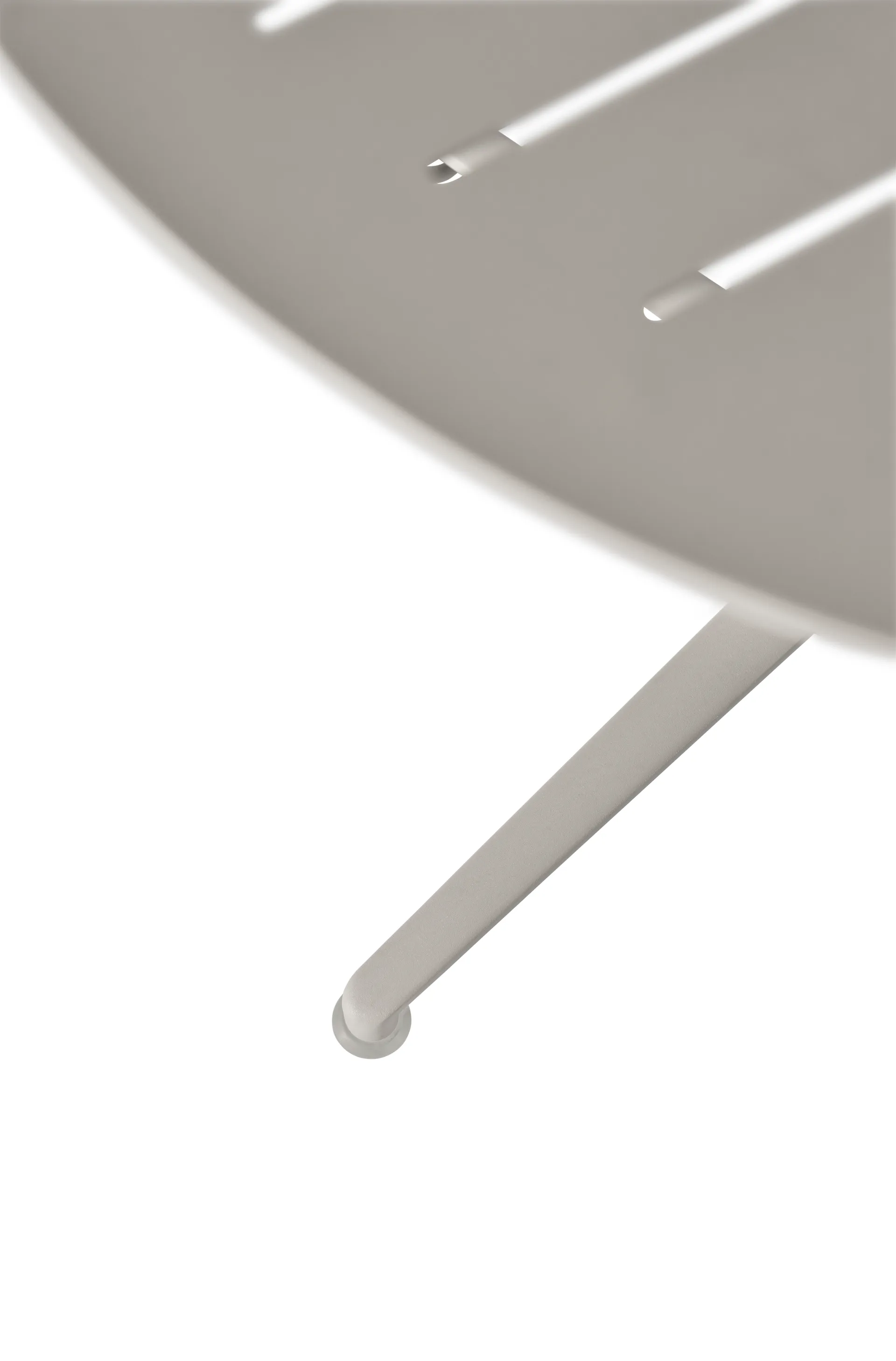 Vipp717 Open-Air cafébord, Warm grey-aluminium, Ø74 cm Vipp