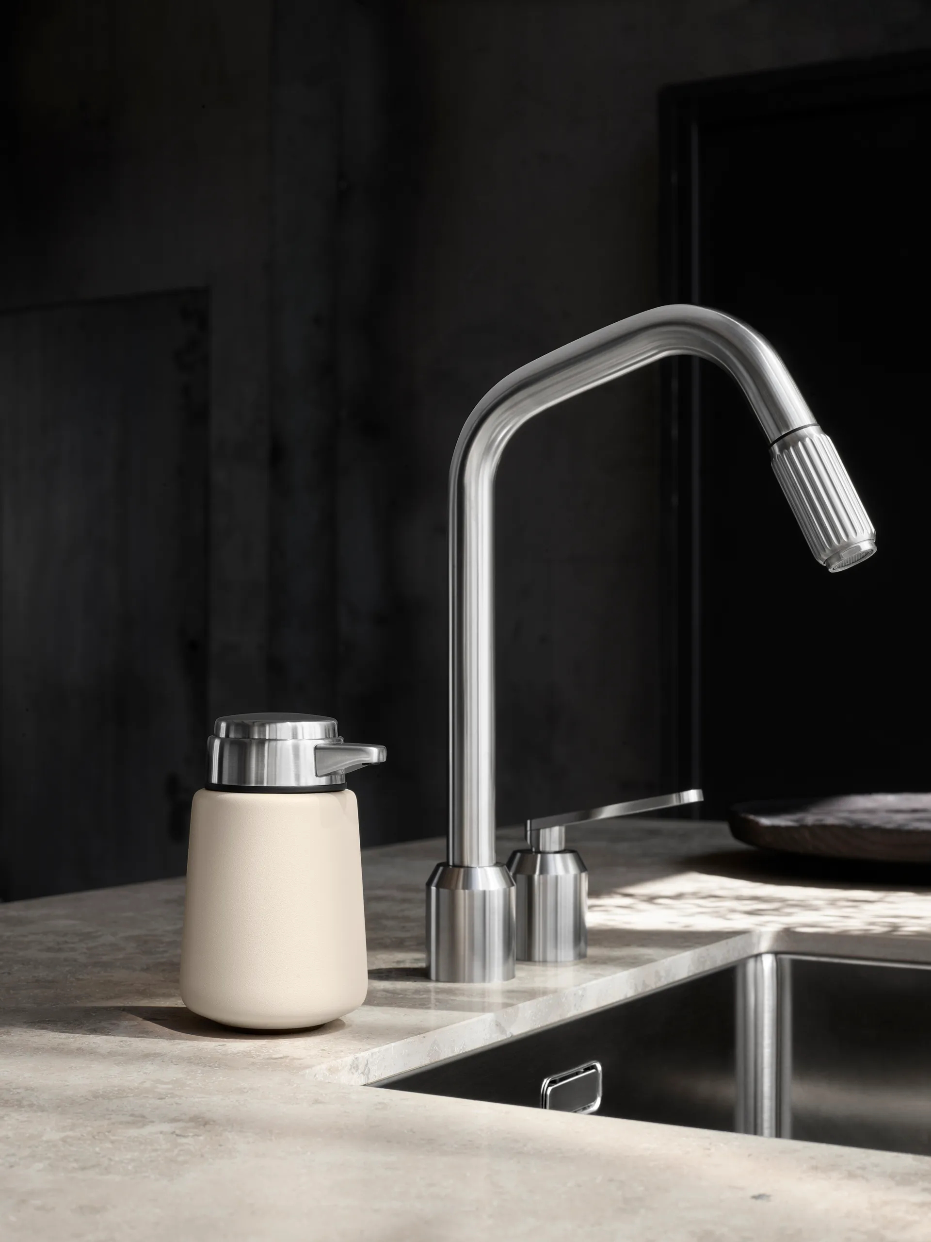 Vipp9 såpepumpe 400 ml, Beige Vipp