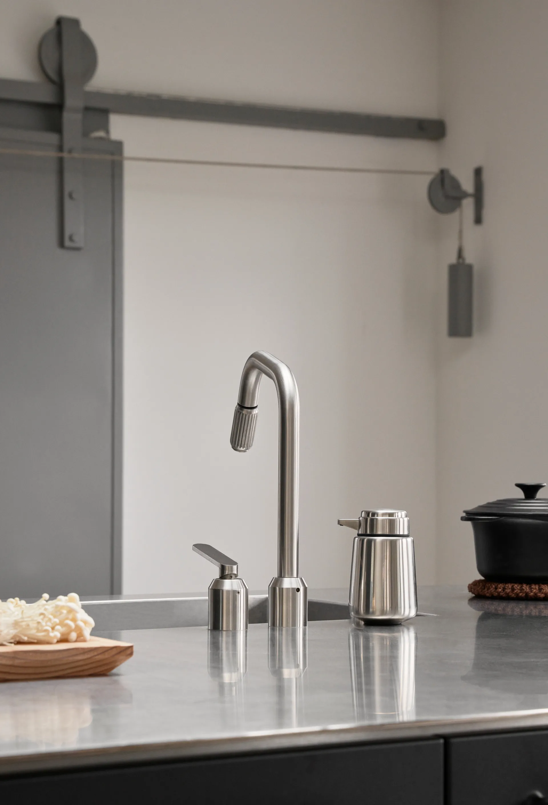 Vipp9 såpepumpe 400 ml, Rustfritt stål Vipp