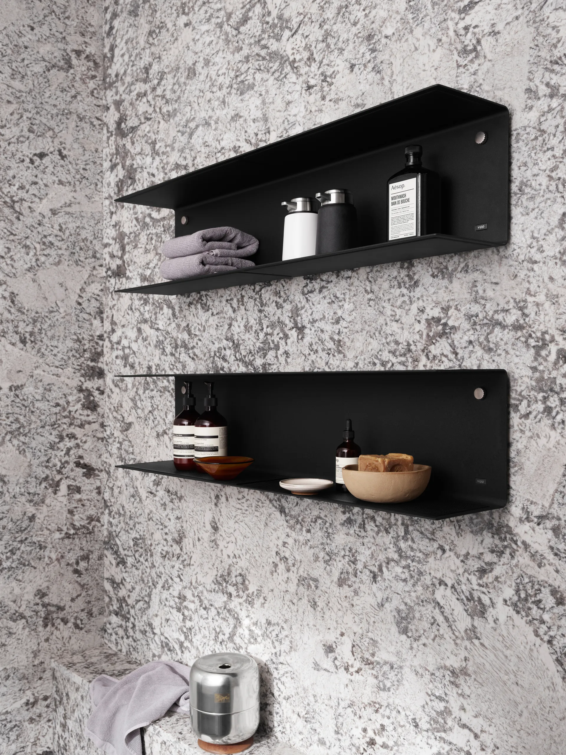 Vipp922 vegghylle large 100 cm, Svart Vipp