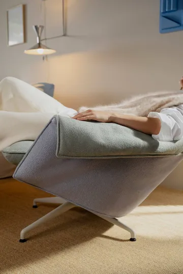 Bascule Highback lenestol - Iroko cream-aluminium/chalk 4-star base, høy rygg - Vitra