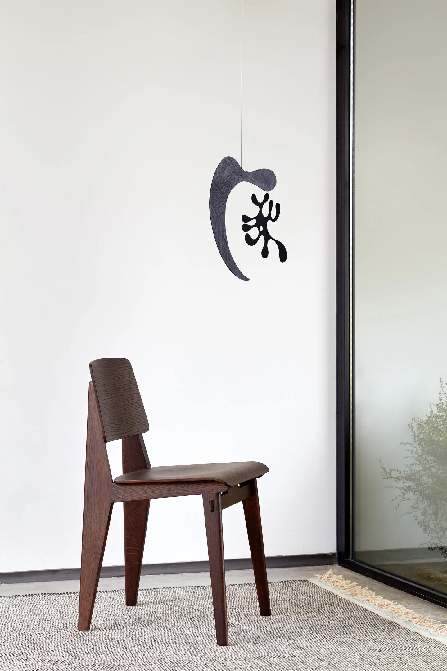 Chaise Tout Bois stol, Dark oak Vitra