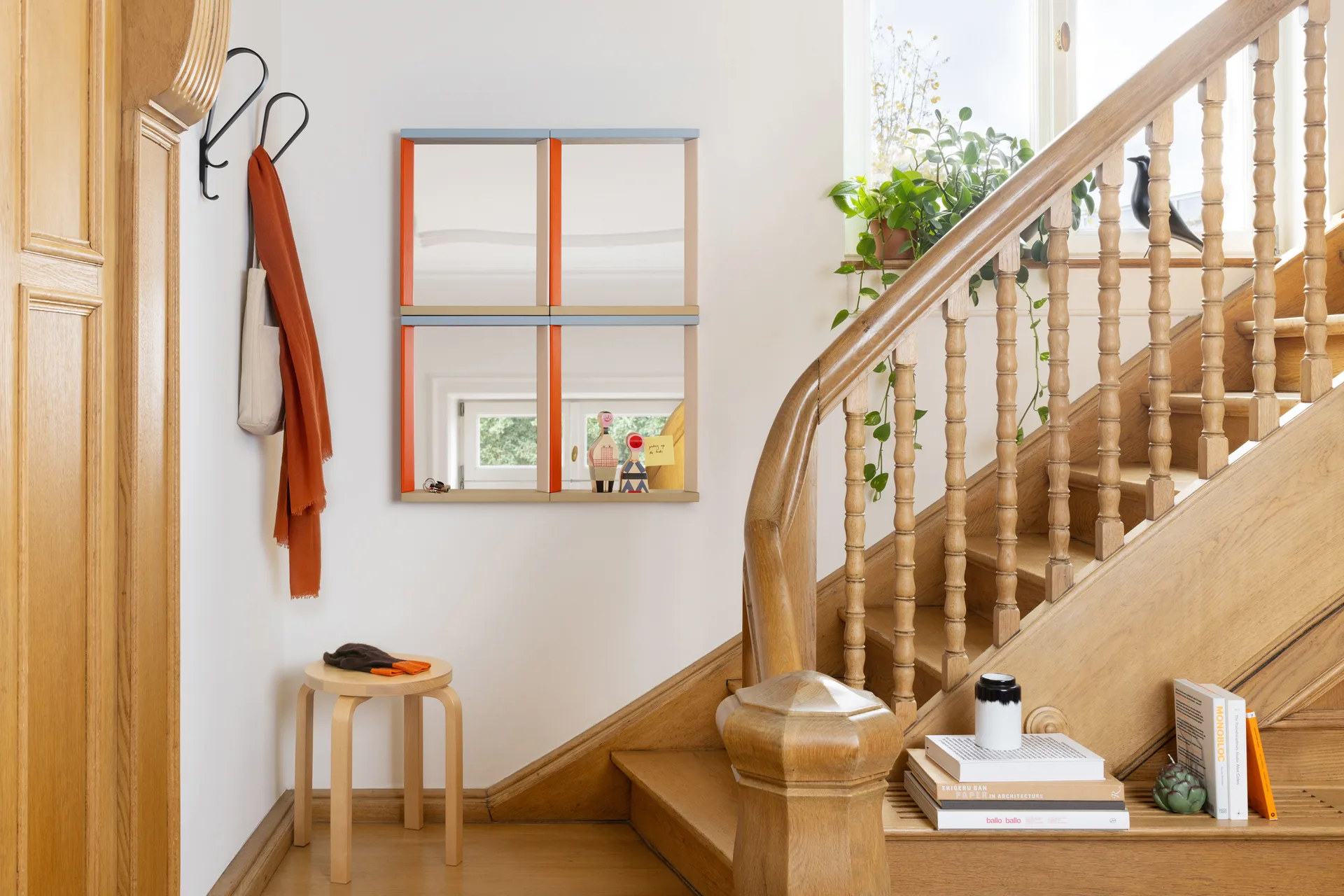 Colour Frame Mirror vegg Speil small, Blue-orange Vitra