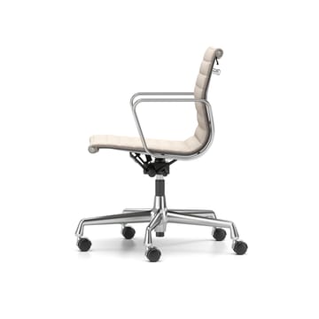 EA 117 stol høy- og senkbar polert krom - Fossil myke hjul brems - Vitra