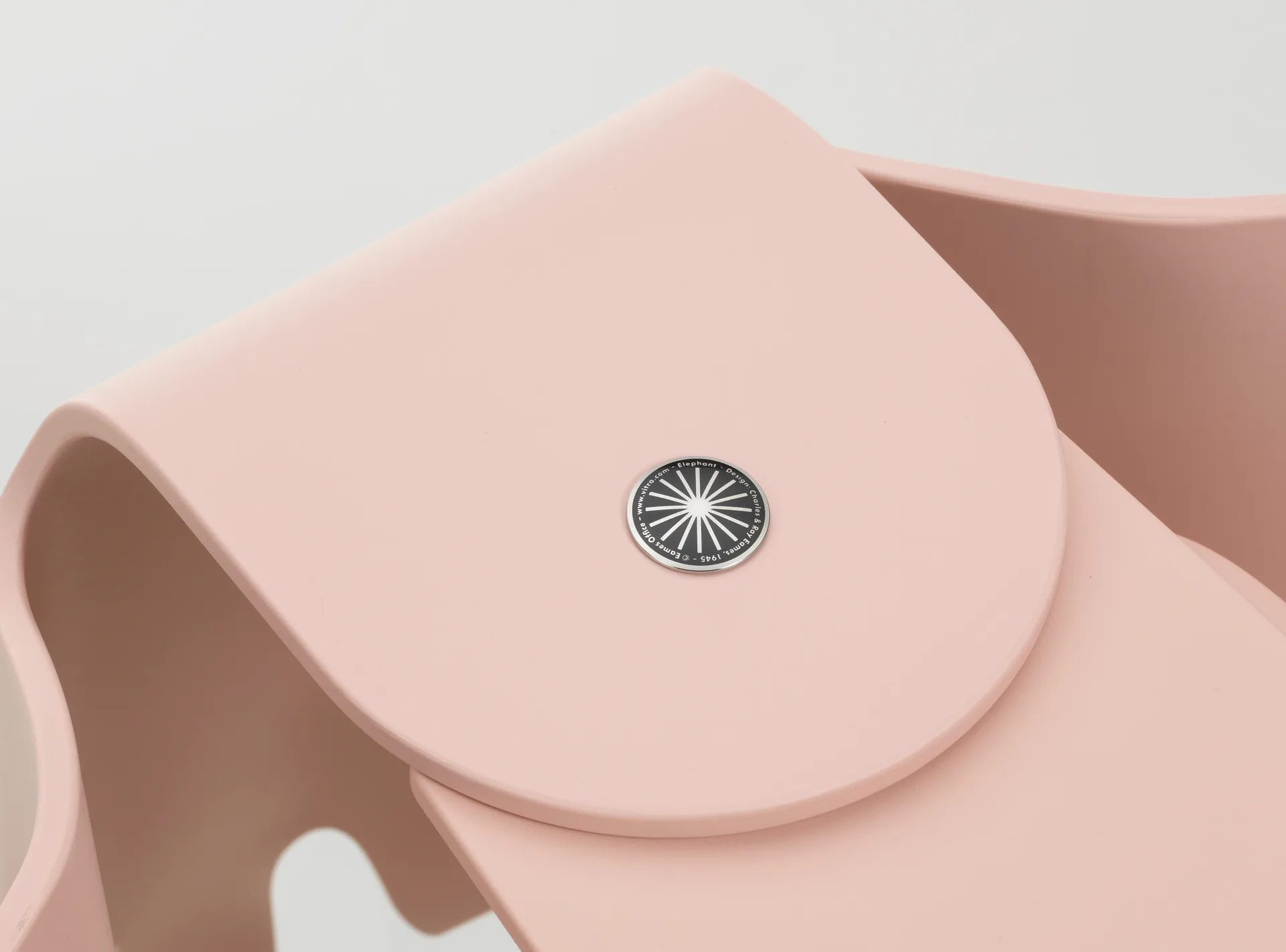 Eames elephant recycled small dekorasjon, Pale rose Vitra