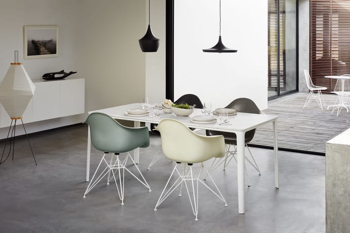 Eames fiberglass armchair DAR armlenestol, Elephant hide grey-Chrome Vitra
