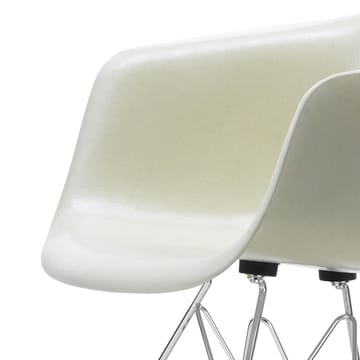 Eames fiberglass armchair DAR armlenestol - Parchment-Chrome - Vitra