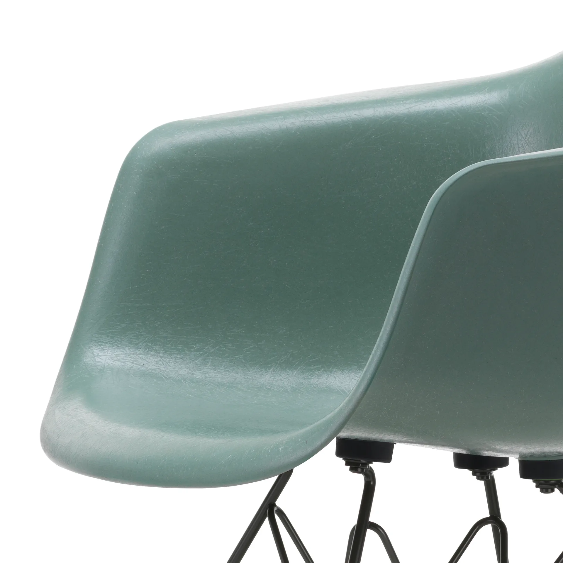 Eames fiberglass armchair DAR armlenestol, Sea foam green-Basic dark Vitra