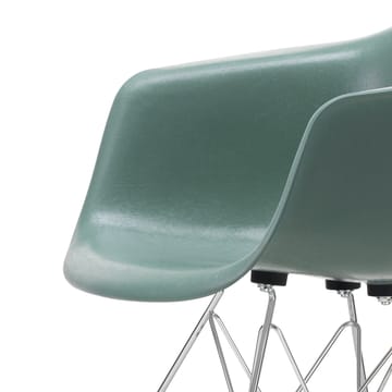 Eames fiberglass armchair DAR armlenestol - Sea foam green-Chrome - Vitra