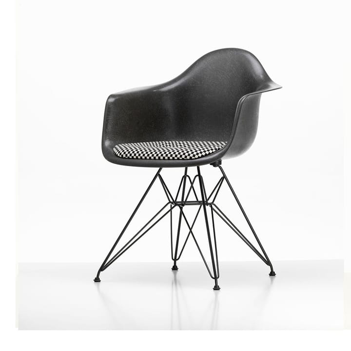 Eames fiberglass armchair DAR stol polstret sete, Checkered-Elephant grey-Svart Vitra