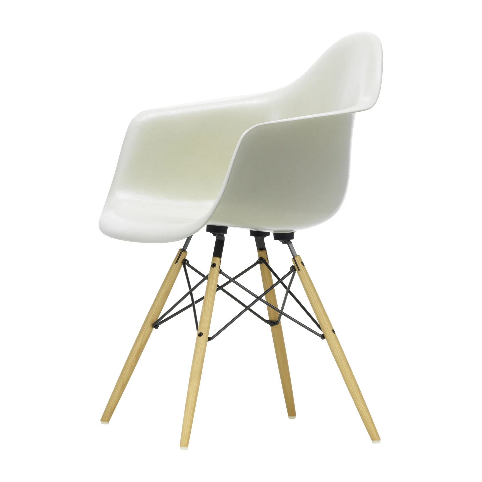 Eames Fiberglass Armchair DAW armlenestol, parchment, askben Vitra