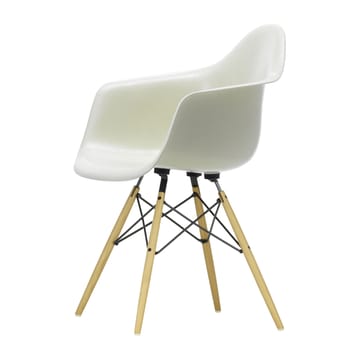 Eames Fiberglass Armchair DAW armlenestol - parchment, askben - Vitra