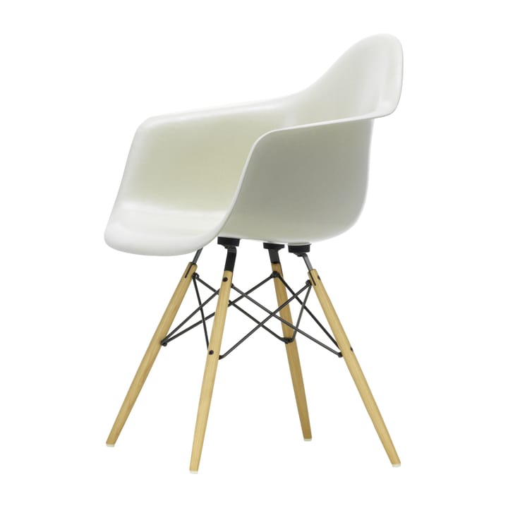 Eames Fiberglass Armchair DAW armlenestol, parchment, askben Vitra