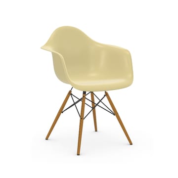 Eames Fiberglass Armchair DAW armlenestol - parchment, askben - Vitra